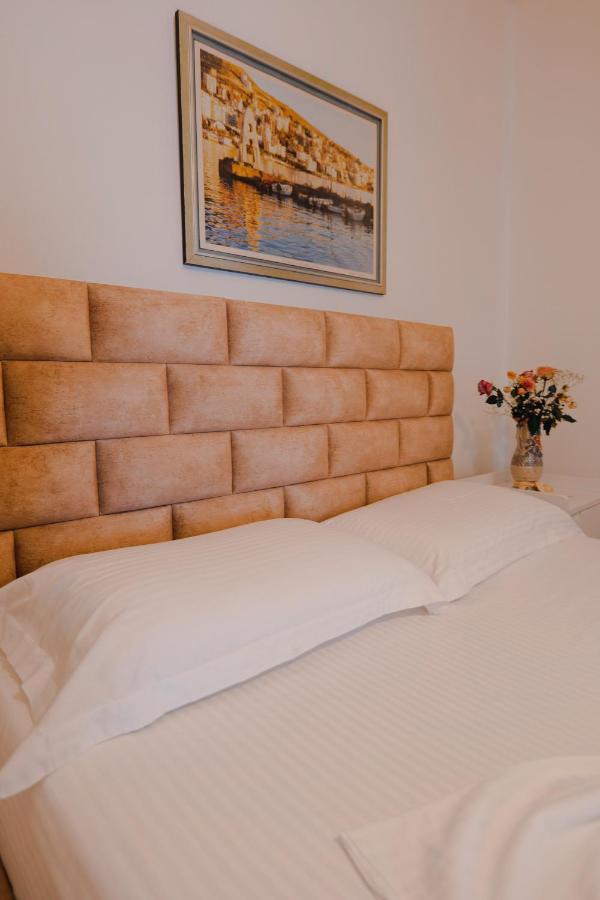 Vila Jon'A Sarandë Exteriér fotografie